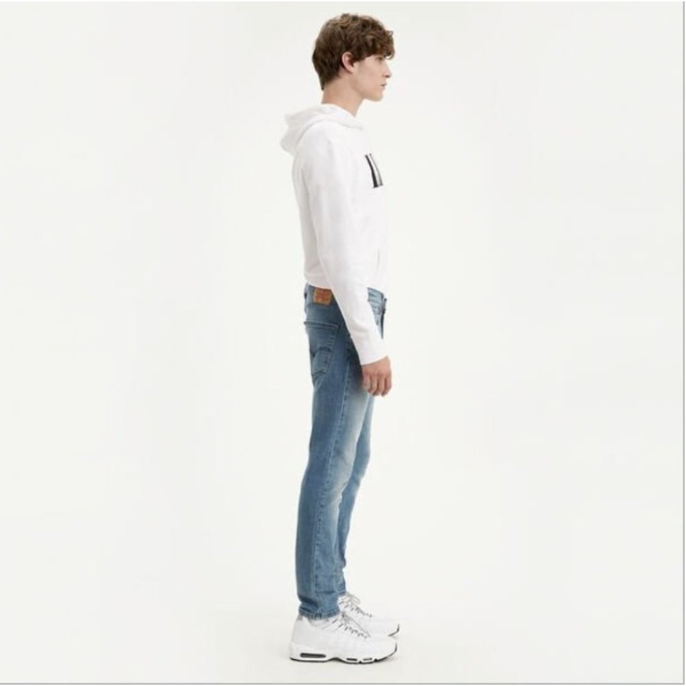 Levi's 512 Slim Taper BNWT Men's Jeans Light Wash Denim Size Waist 36 Length 34. - Picture 4 of 12